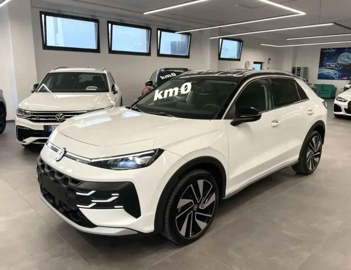 Nuova VW T-Roc Style 116 CV (85 kW) 2026 Pure white SUV