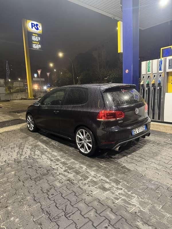 Usata VW Golf GTI 211 CV (155 kW) 2010 Berlina
