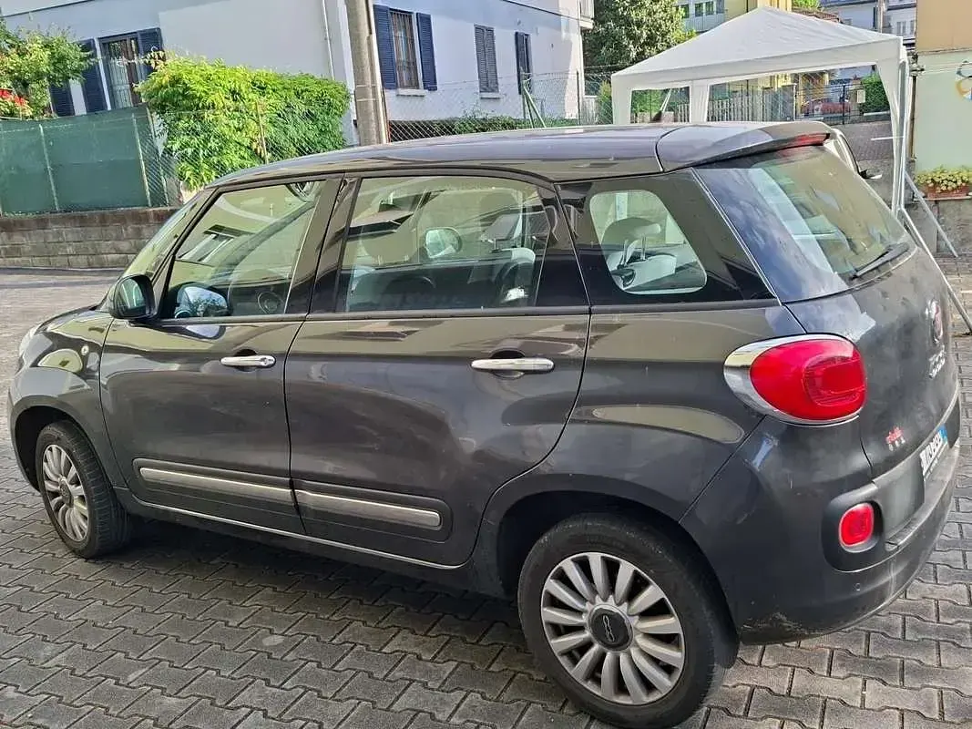 Begagnad Fiat 500L Pop Star 80 HK (58 kW) 2013 Grå Minibuss