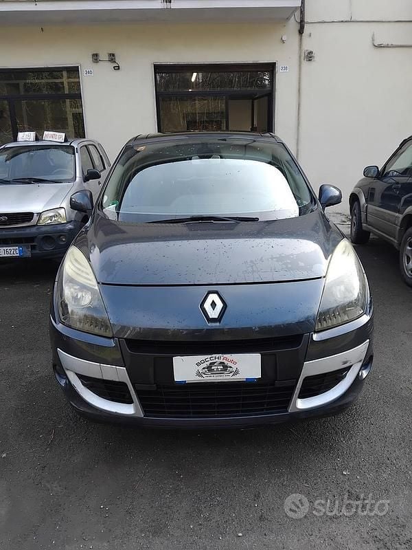 Usata Renault Scénic III Luxe 110 CV (80 kW) 2010 Nero Monovolume