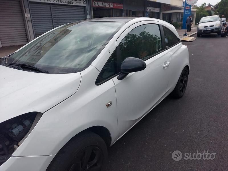 Usata Opel Corsa 95 CV (69 kW) 2015 Utilitaria