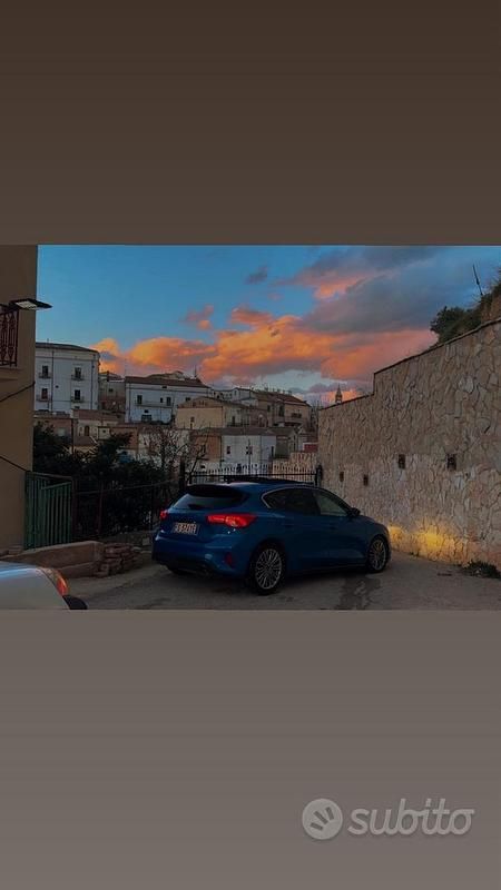 Usata Ford Focus Titanium 120 CV (88 kW) 2018 Blu Berlina