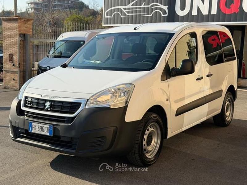 Usata Peugeot TePee Access 75 CV (55 kW) 2017 Bianco Monovolume