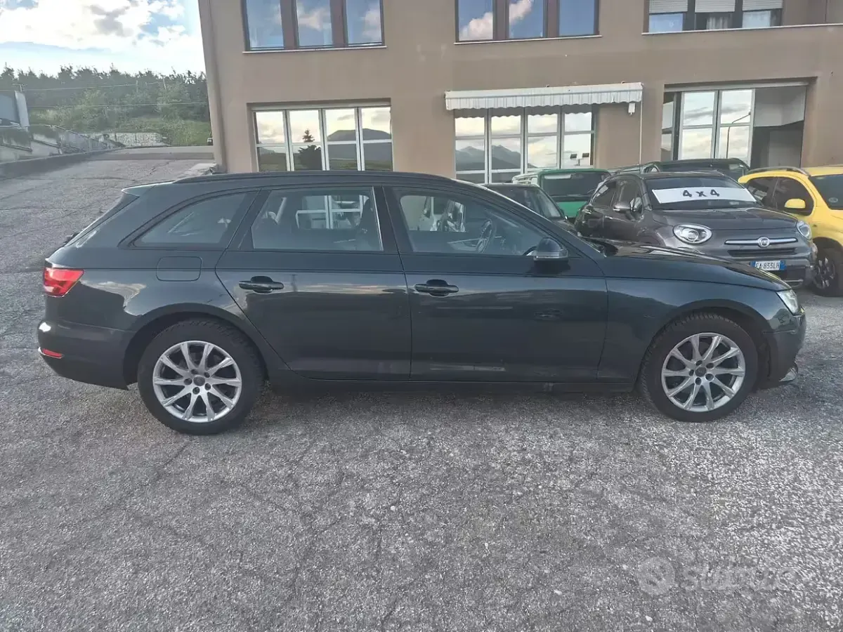 Usata Audi A4 Business 190 CV (139 kW) 2018 Bluazzurro Station wagon
