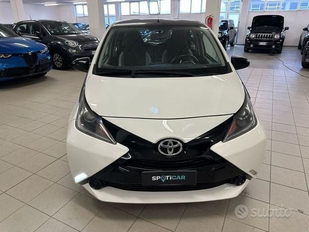 Usata Toyota Aygo Cool 69 CV (50 kW) 2017 Bianco Utilitaria
