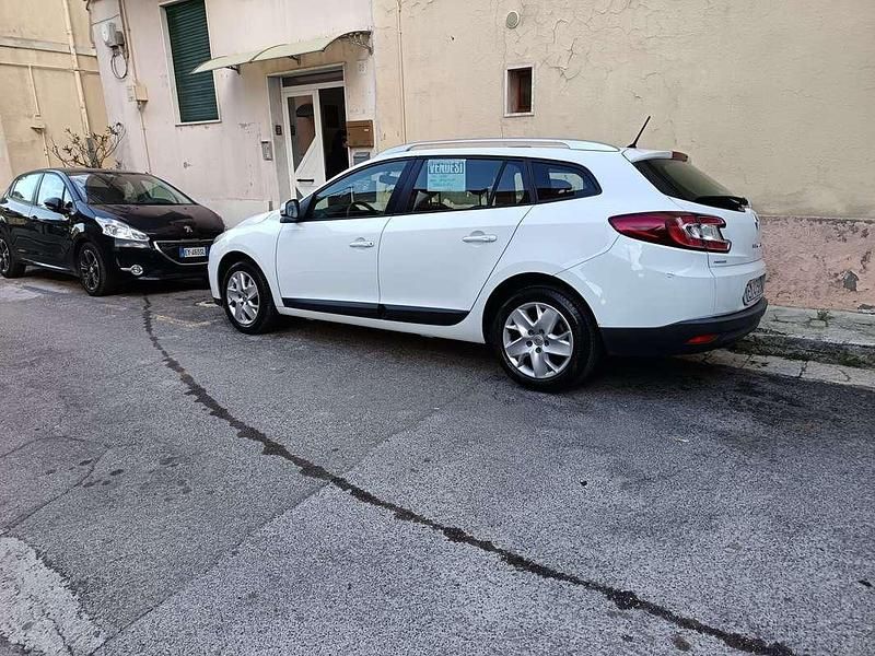 Usata Renault Mégane III 110 CV (80 kW) 2012 Bianco Station wagon