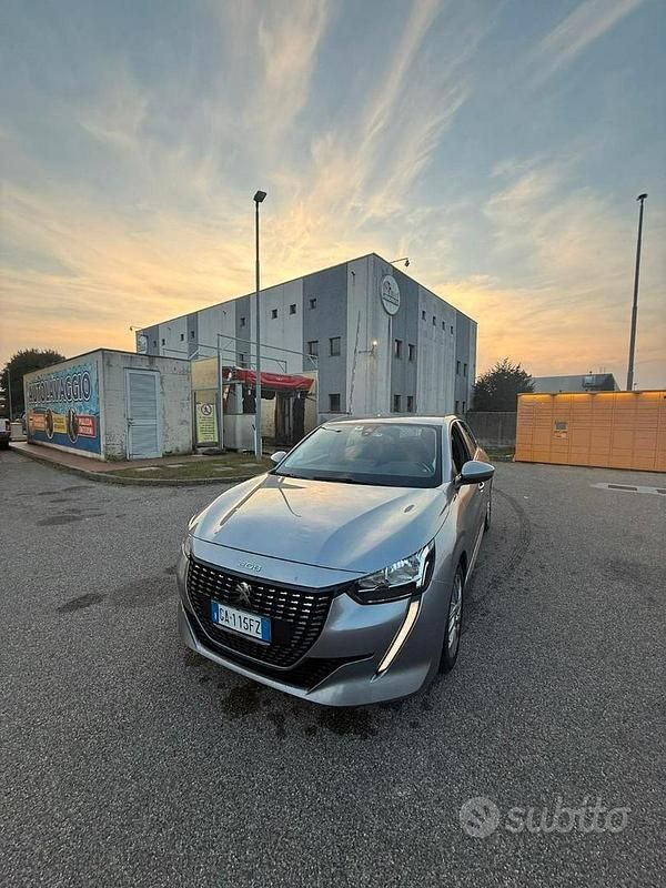 Usata Peugeot 208 Active 102 CV (75 kW) 2020 Grigio Utilitaria