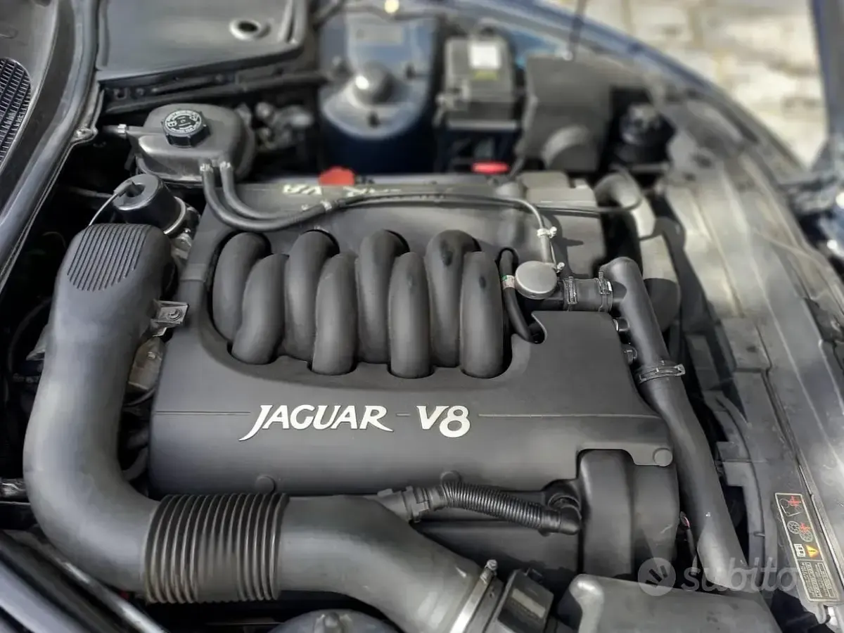 Usata Jaguar XK8 284 CV (208 kW) 1997 Blu Cabrio