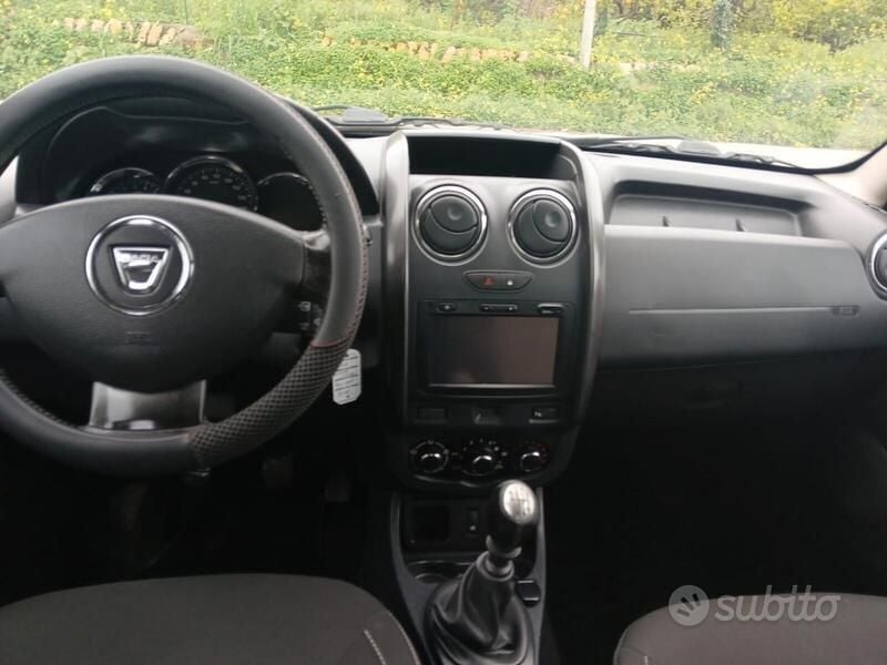 Usata Dacia Duster 109 CV (80 kW) 2016 Grigio SUV