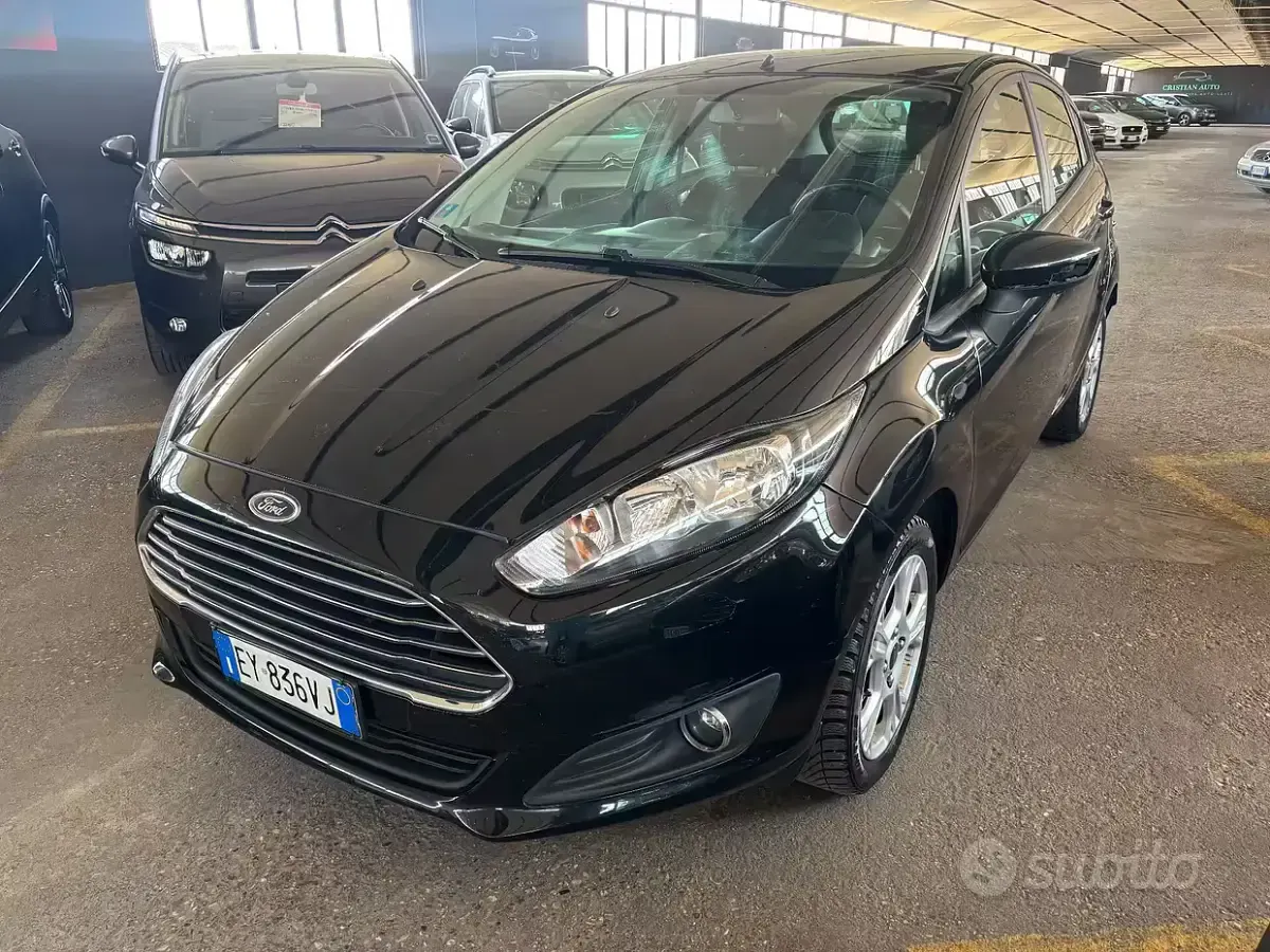 Usata Ford Fiesta Titanium 97 CV (71 kW) 2015 Nero Utilitaria