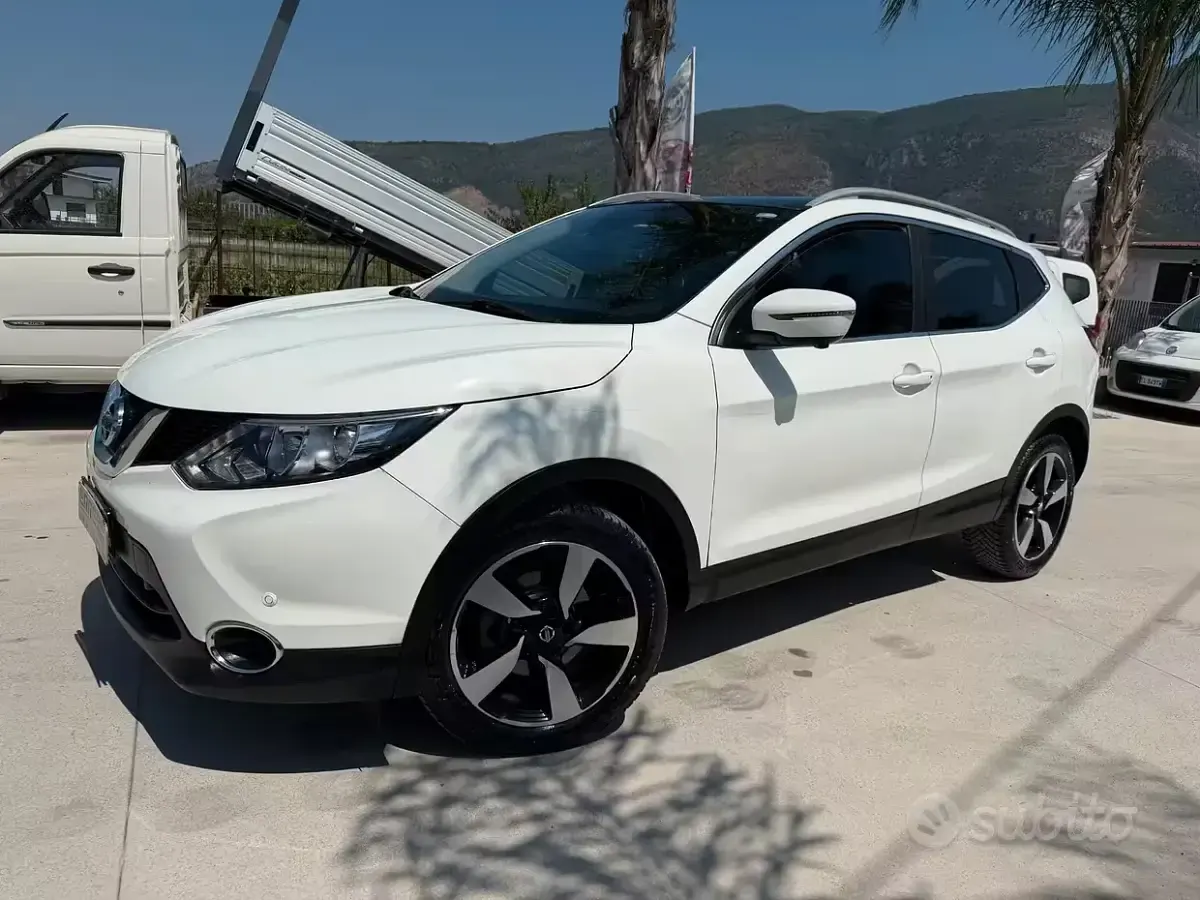 Usata Nissan Qashqai 360º 116 CV (85 kW) 2015 Bianco SUV