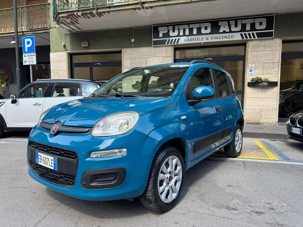 Usata Fiat Panda Lounge 80 CV (58 kW) 2013 Blu Utilitaria