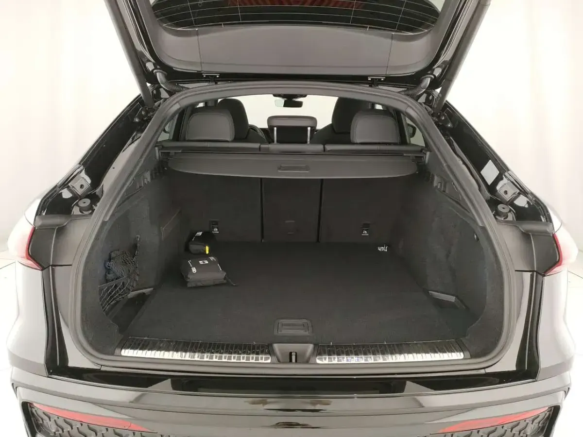 Nieuw Audi Q5 Sportback S-Line 204 PK (150 kW) 2026 Zwart SUV