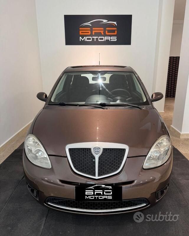 Usata Lancia Ypsilon 60 CV (44 kW) 2009 Nero Utilitaria