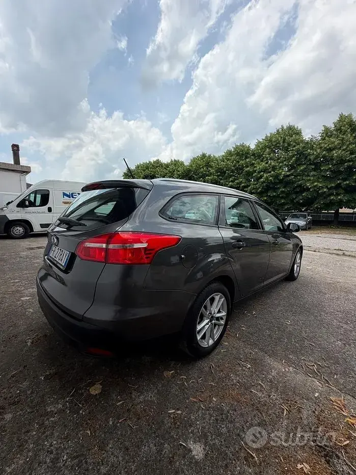 Usata Ford Focus Titanium 120 CV (88 kW) 2018 Grigio Station wagon