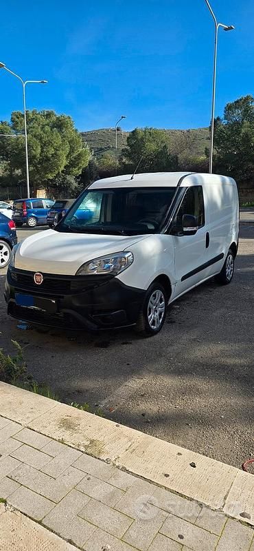 Usata Fiat Doblò 75 CV (55 kW) 2015 Monovolume