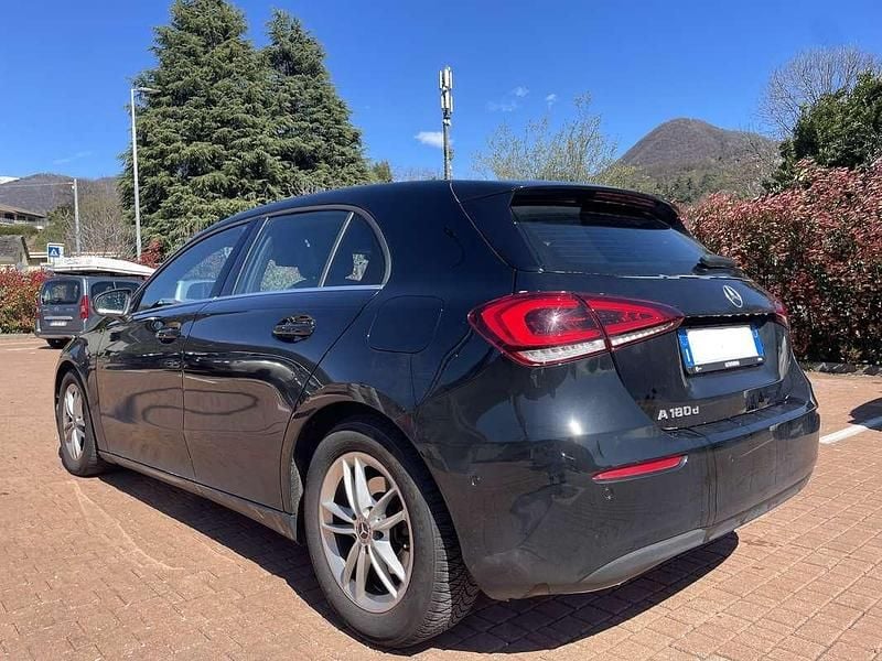 Usata Mercedes A180 Business 116 CV (85 kW) 2019 Nero Berlina