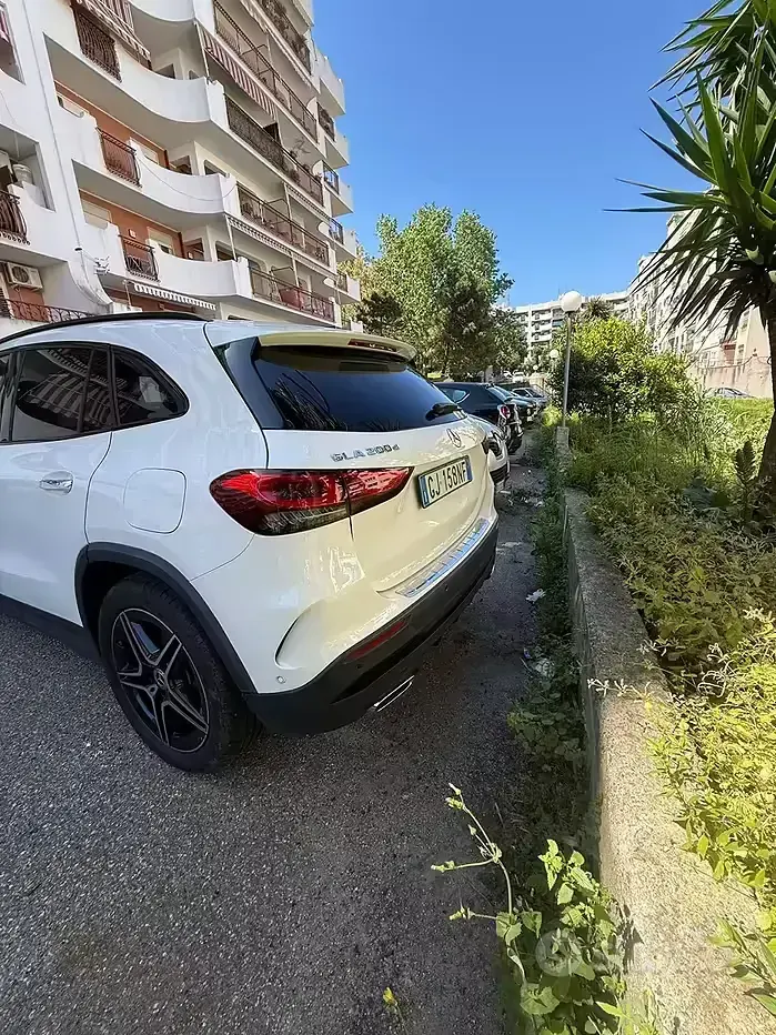 Usata Mercedes GLA200 150 CV (110 kW) 2022 Bianco SUV