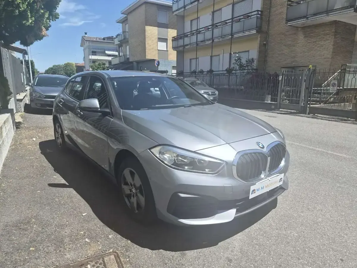 Usata BMW 116 Advantage 116 CV (85 kW) 2023 Grigio Utilitaria