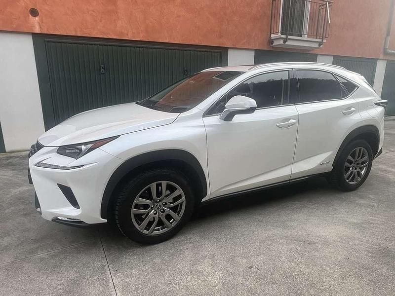 Usata Lexus NX300h 185 CV (136 kW) 2018 SUV