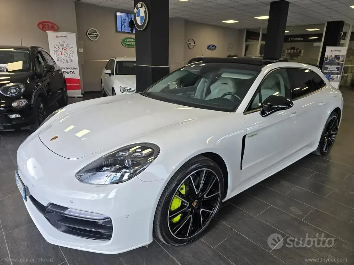 Usata Porsche Panamera 4 Sport Turismo 330 CV (242 kW) 2018 Bianco Utilitaria
