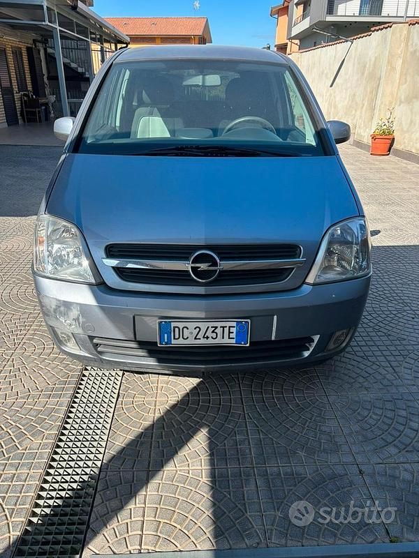 Usata Opel Meriva 101 CV (74 kW) 2003 Grigio Monovolume