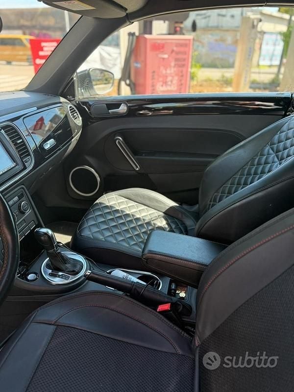 Usata VW Beetle Cabriolet Sport 211 CV (155 kW) 2014 Bianco Cabrio