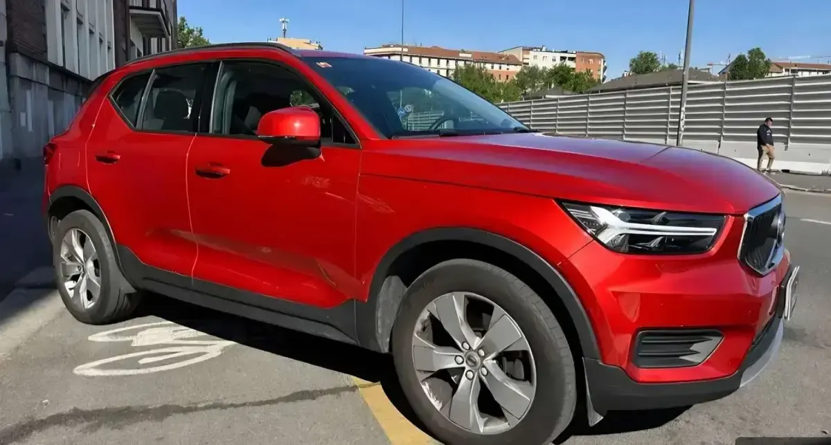 Usata Volvo XC40 Momentum 197 CV (144 kW) 2022 SUV