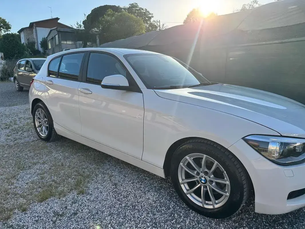 Usata BMW 118 Comfort Edition 143 CV (105 kW) 2013 Bianco Utilitaria