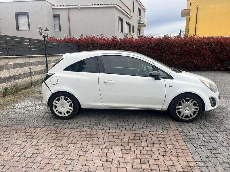 Usata Opel Corsa Comfort 75 CV (55 kW) 2013 Utilitaria