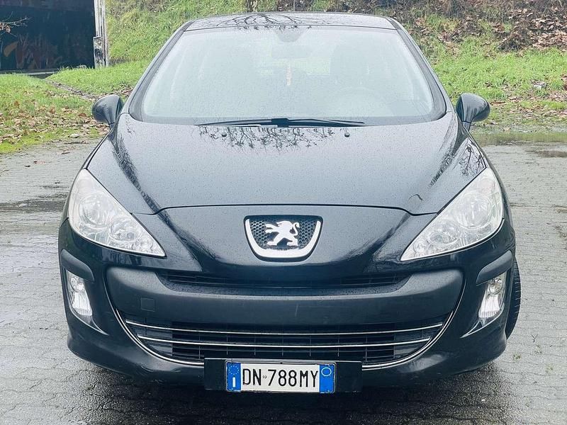 Usata Peugeot 308 120 CV (88 kW) 2008 Nero Berlina