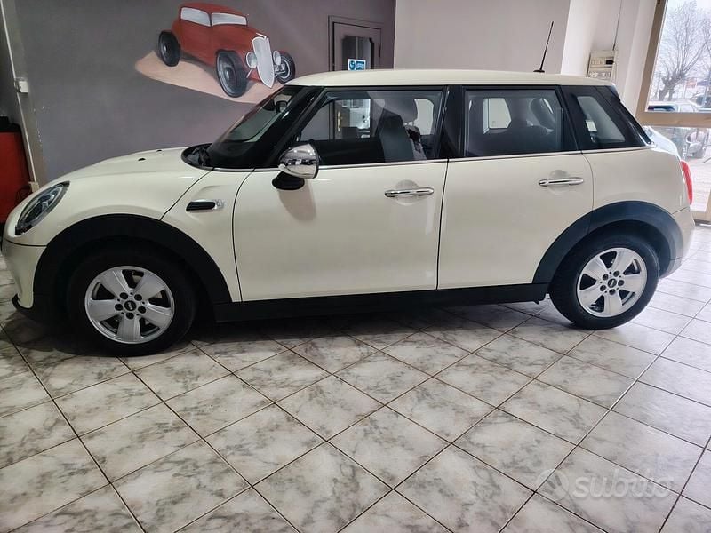 Usata Mini One D 95 CV (69 kW) 2015 Beige Utilitaria