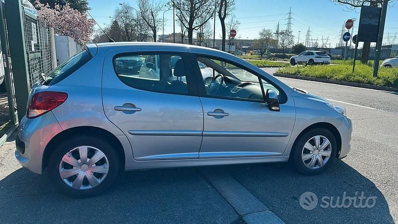 Usata Peugeot 207 70 CV (51 kW) 2013 Grigio Berlina