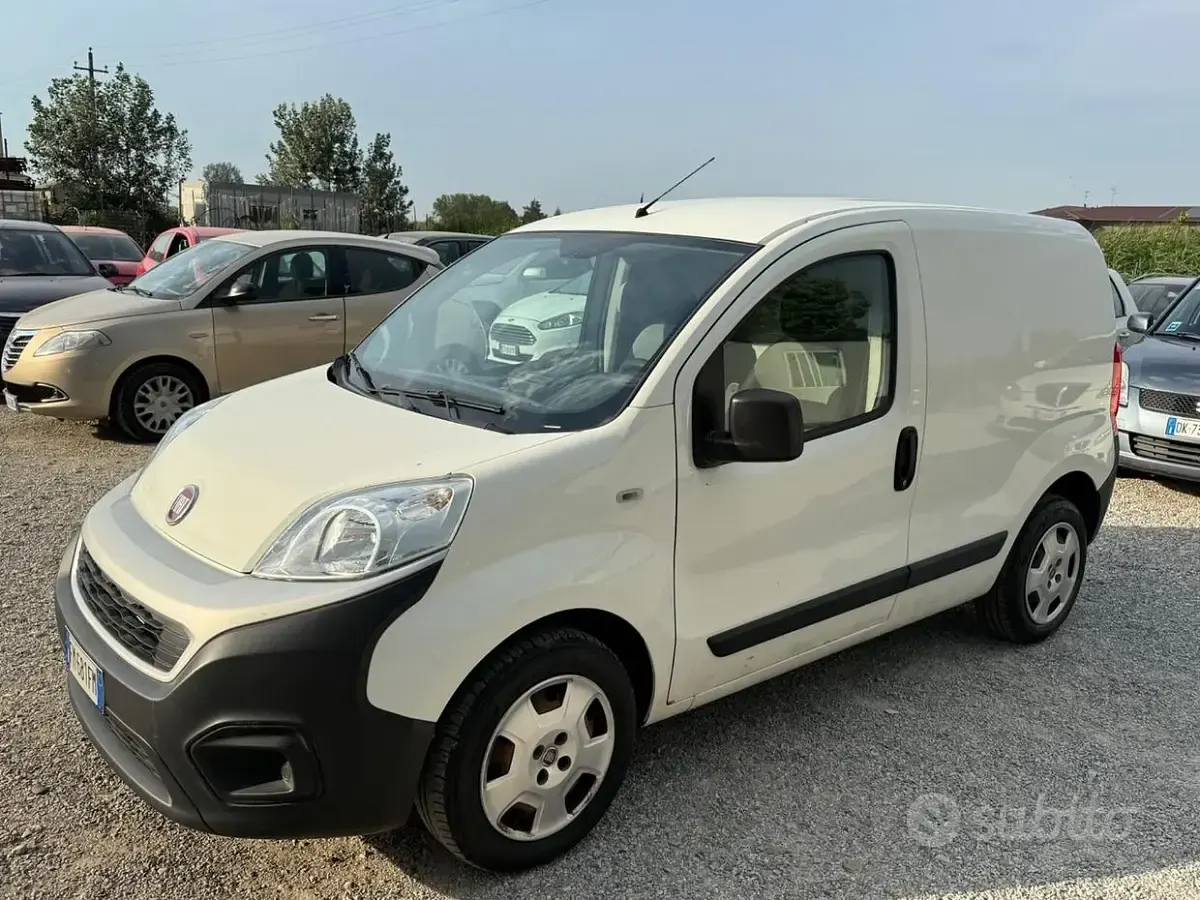 Usata Fiat Fiorino 80 CV (58 kW) 2017 Bianco Monovolume