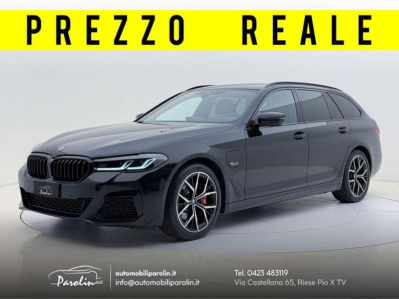 Black sapphire Usata 2023 BMW 530e M Sport Station wagon | 42.900 € (Buon prezzo) - Immagine 1/4