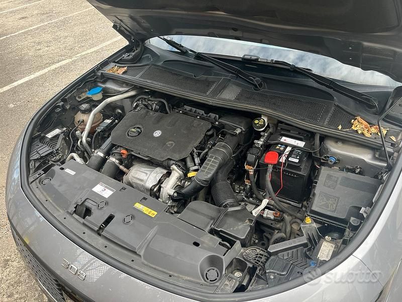 Usata Peugeot 308 130 CV (95 kW) 2022 Grigio Berlina