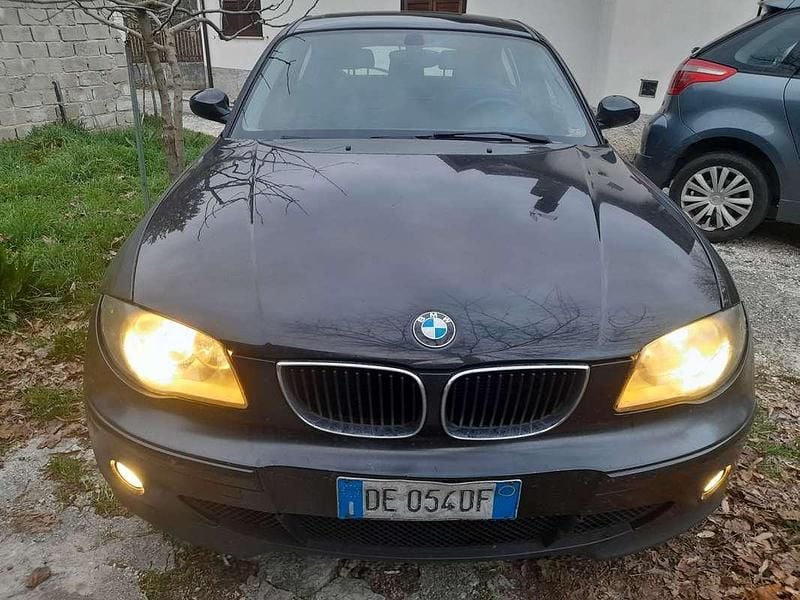 Usata BMW 118 122 CV (89 kW) 2005 Utilitaria