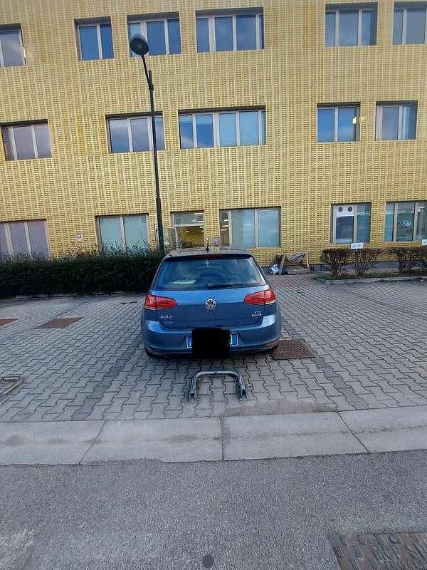 Usata VW Golf VII Highline 105 CV (77 kW) 2014 Berlina