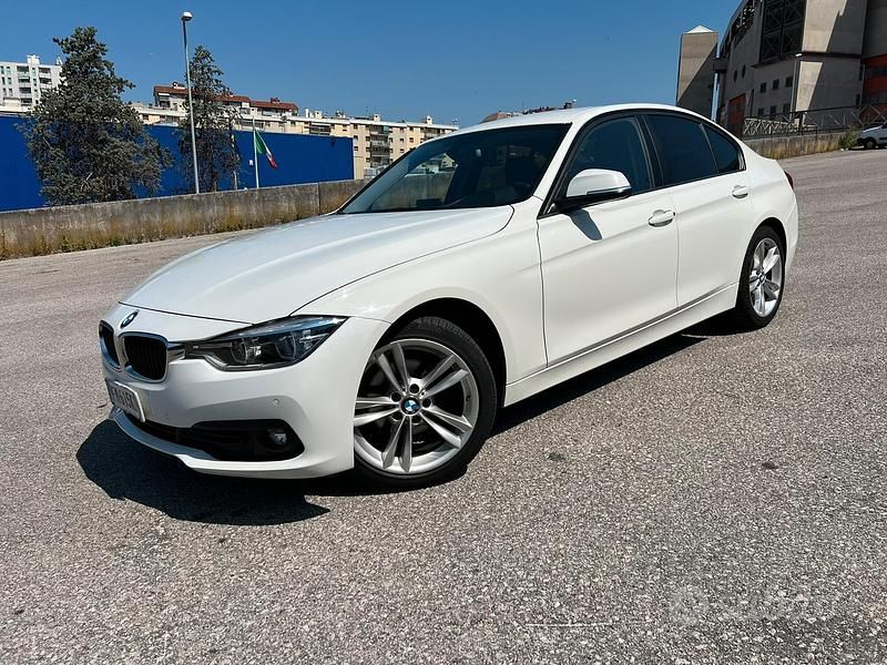 Usata BMW 318 150 CV (110 kW) 2017 Bianco Berlina