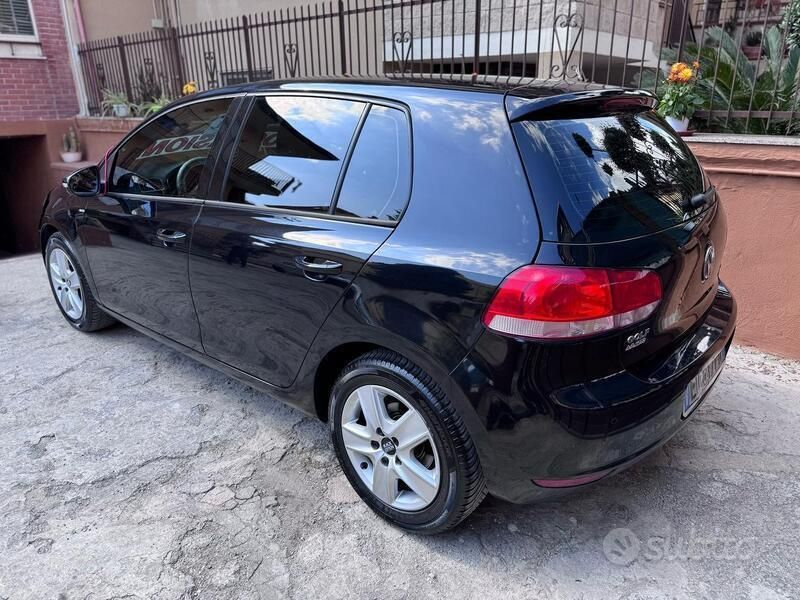Usata VW Golf VI 105 CV (77 kW) 2010 Nero Utilitaria