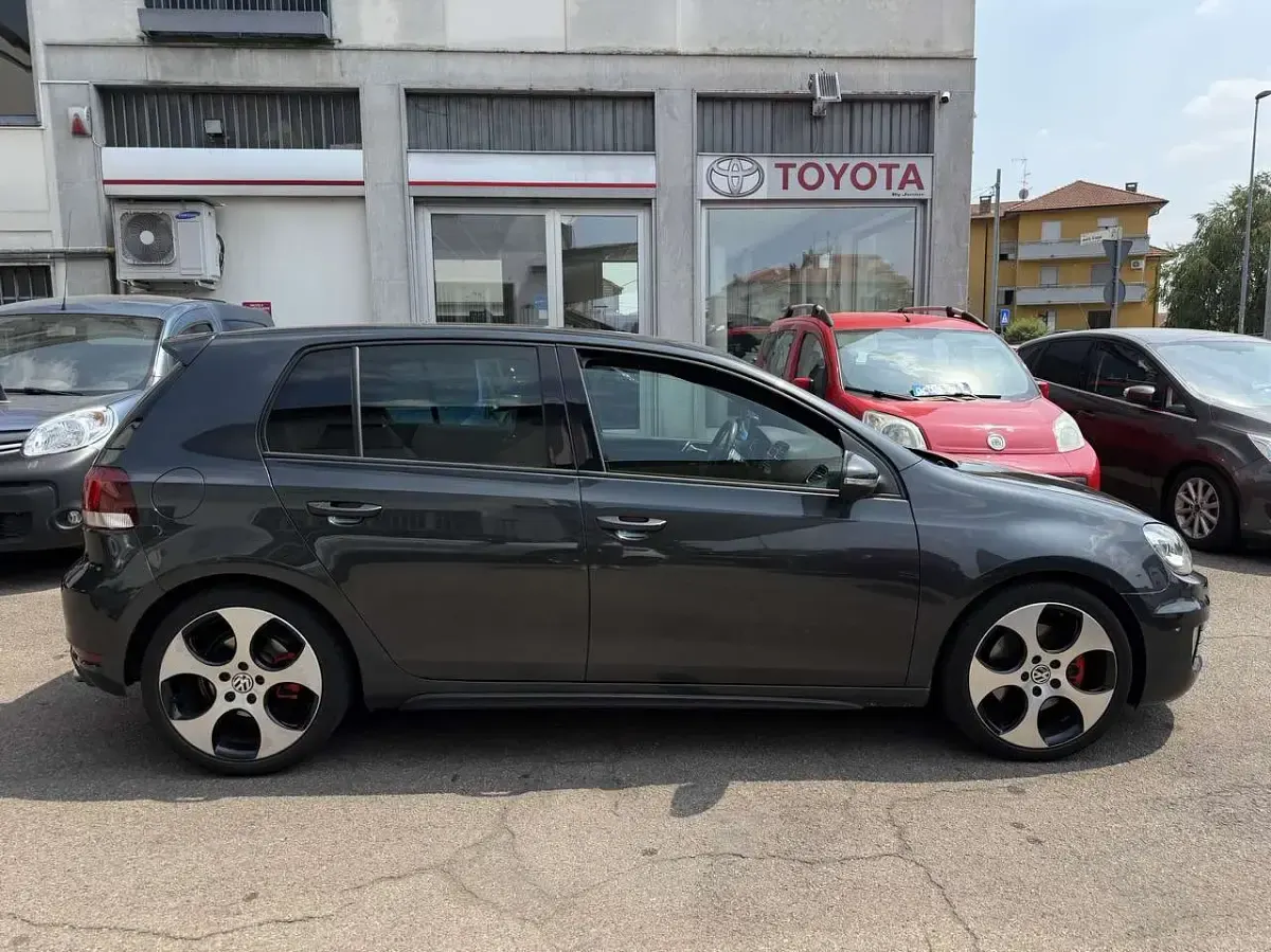 Usata VW Golf VI GTI 211 CV (155 kW) 2009 Grigio Utilitaria