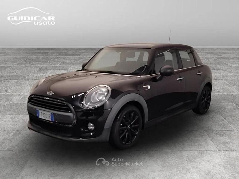 Begagnad Mini ONE 75 HK (55 kW) 2015 Svart Halvkombi