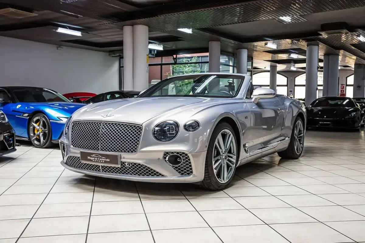 Usata Bentley Continental GT Convertible Mulliner 635 CV (467 kW) 2020 Extreme silver Cabrio