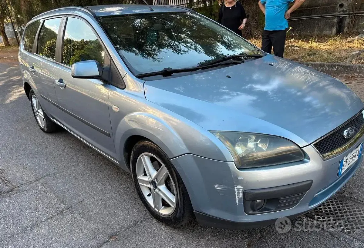 Usata Ford Focus 90 CV (66 kW) 2005 Grigio Station wagon