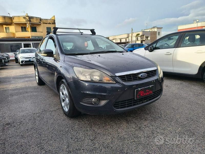 Usata Ford Focus Titanium 90 CV (66 kW) 2010 Grigio Station wagon