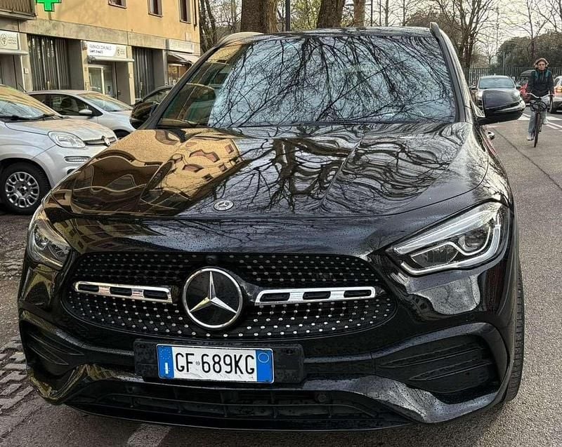 Usata Mercedes GLA200 Premium 150 CV (110 kW) 2021 Nero SUV
