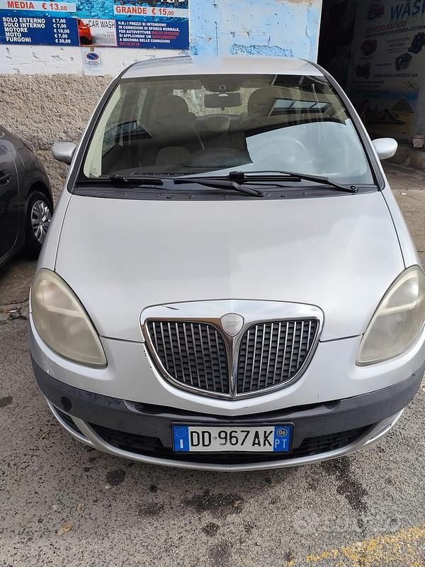 Usata Lancia Musa 95 CV (69 kW) 2006 Grigio Monovolume