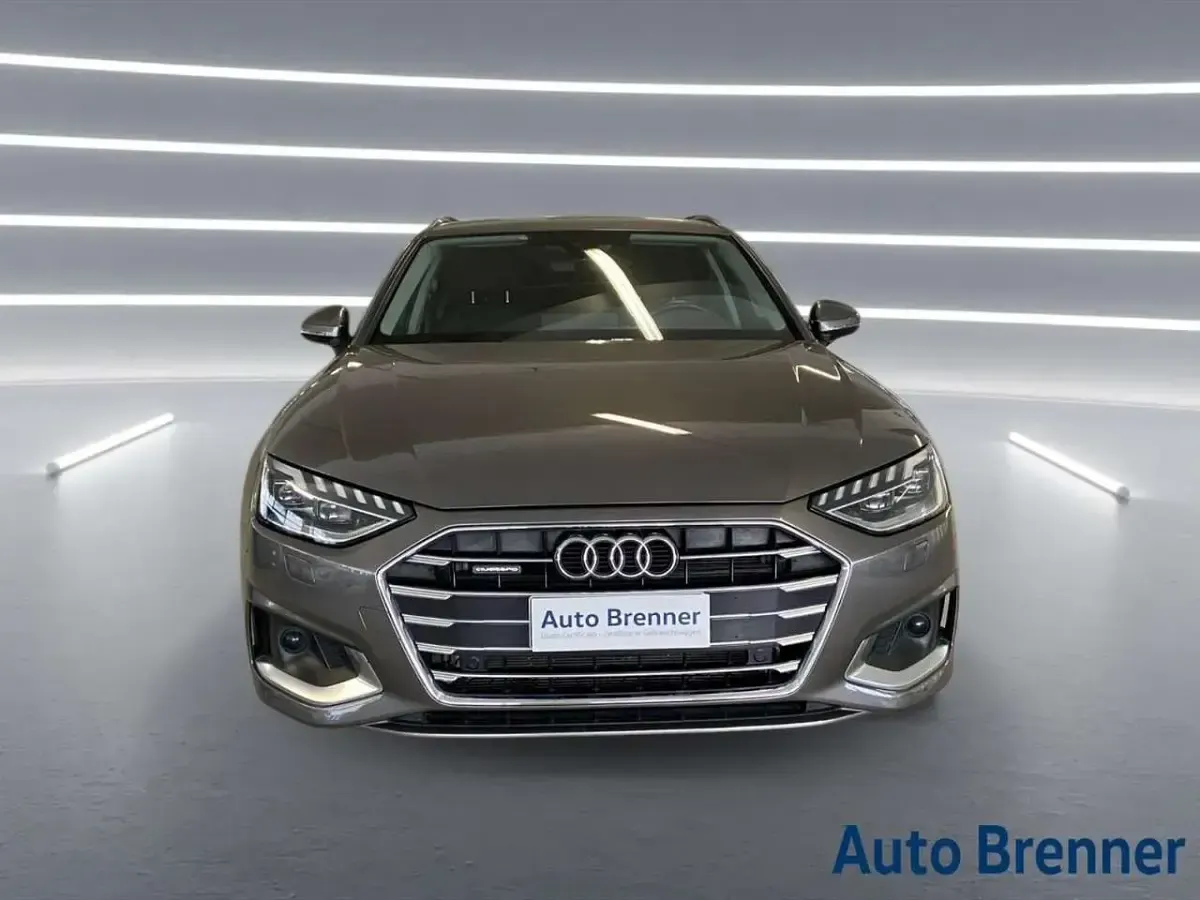 Usata Audi A4 Advanced 204 CV (150 kW) 2022 Grigio metallizzato scuro Station wagon