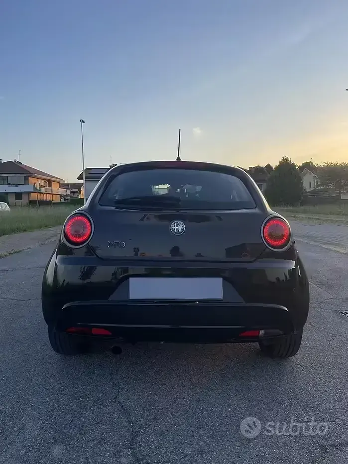 Usata Alfa Romeo MiTo 120 CV (88 kW) 2015 Nero Utilitaria