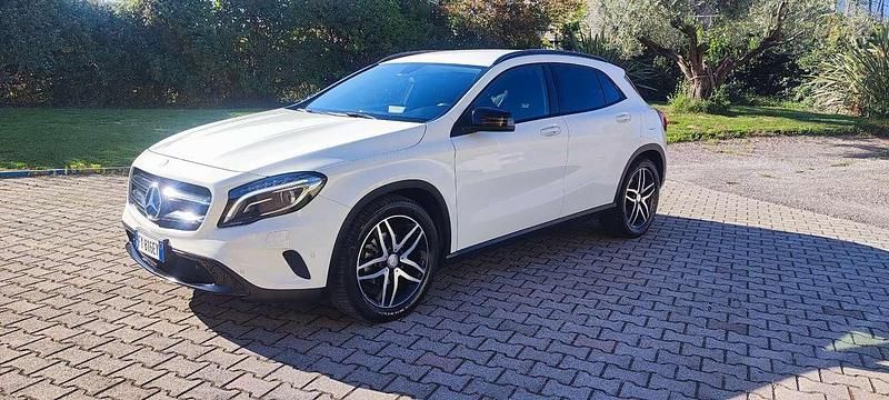 Bianco Usata 2014 Mercedes GLA200 SUV | 14.500 € (Buon prezzo) - Immagine 1/4